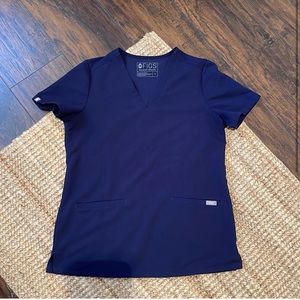 FIGS Casma Three Pocket Scrub Top Technical Collection- Navy